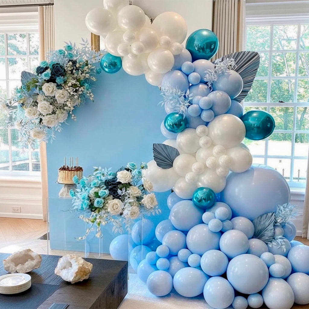 Semi Arco de Globos Azul y Blanco con Flores para Baby Shower o Bautizo