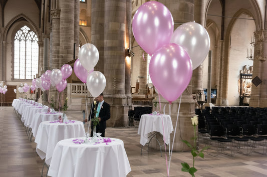 3 globos con helio para centro de la mesa.
