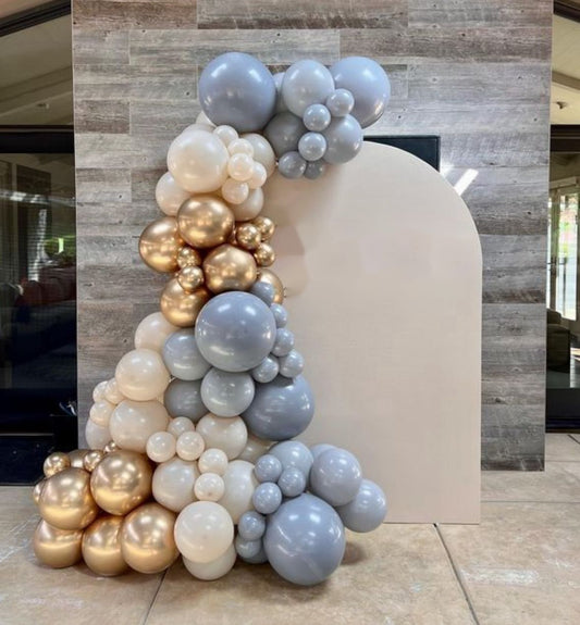 Arco para bautizo con globos y con panel