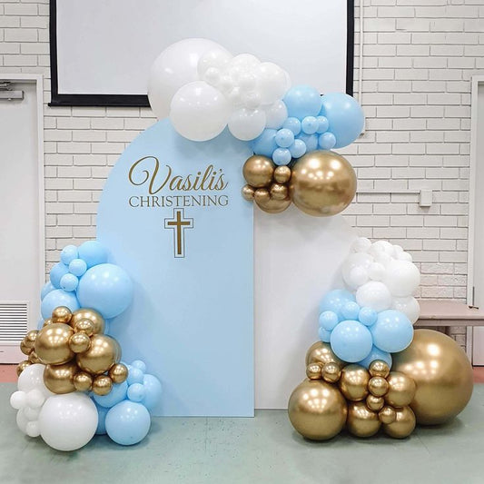 Arco organico de globos para bautizo