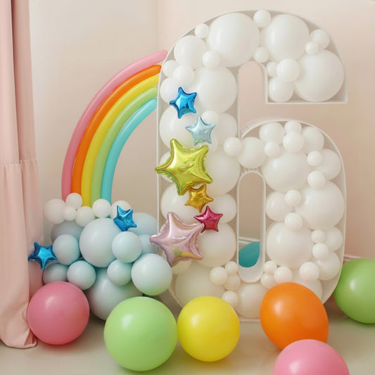 Decoración con modúlo de numero y arcoíris
