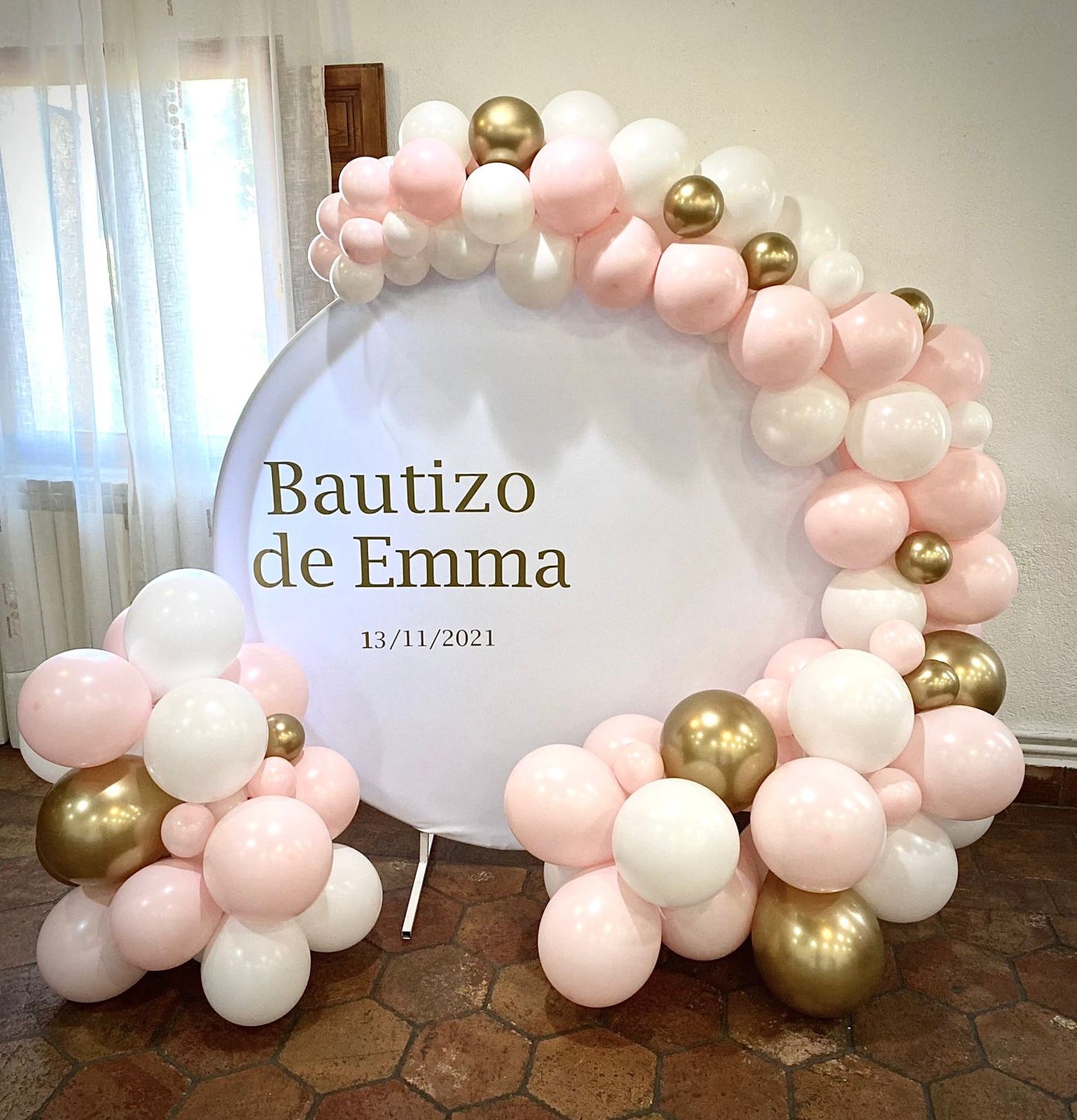 Arco de globos rosas y blancos